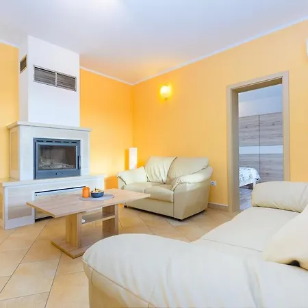 House By Istrialux * Zeliski